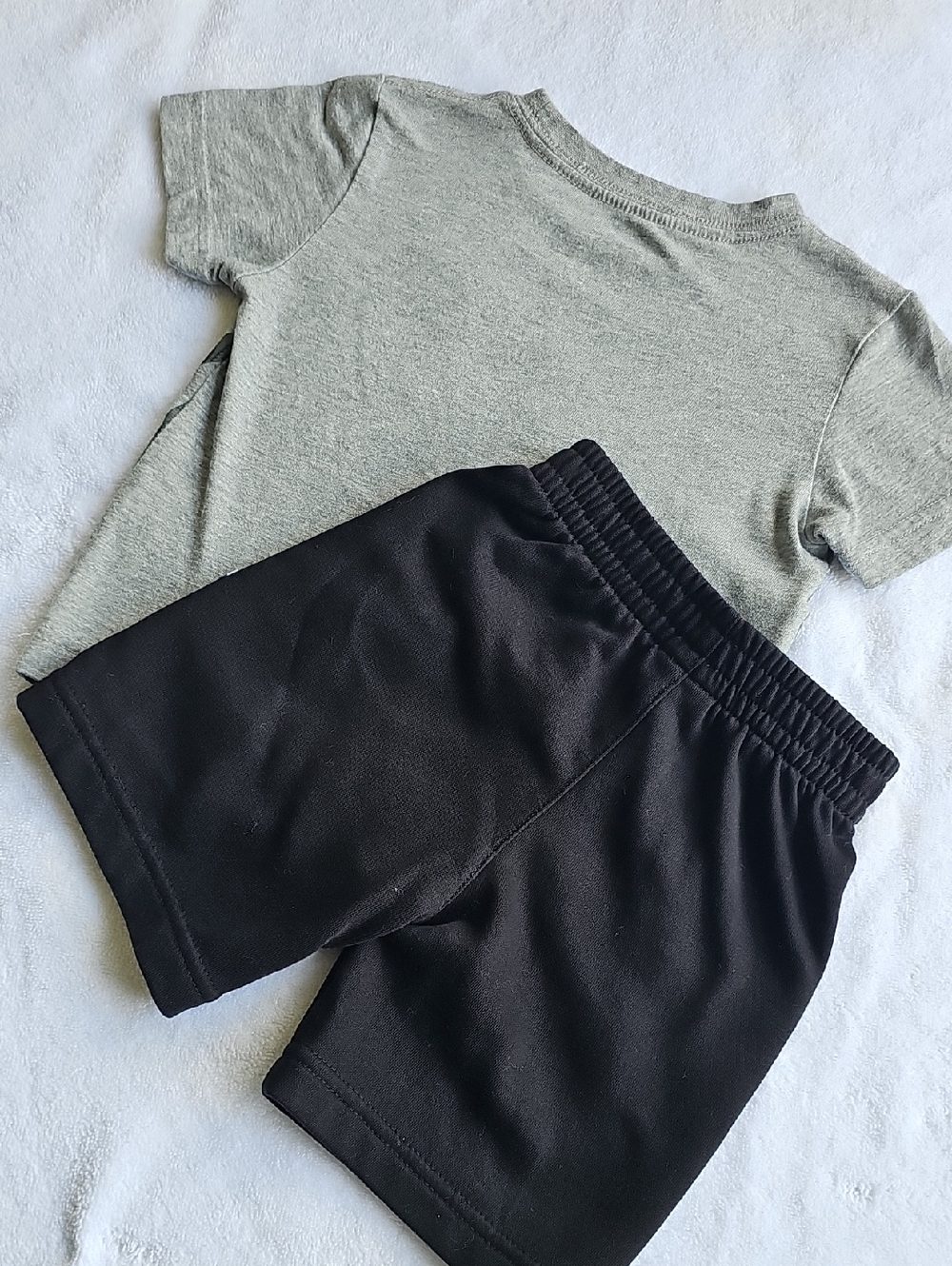 Nike Gray Tee and Black Shorts Kids Matching Set - Picture 5 of 7
